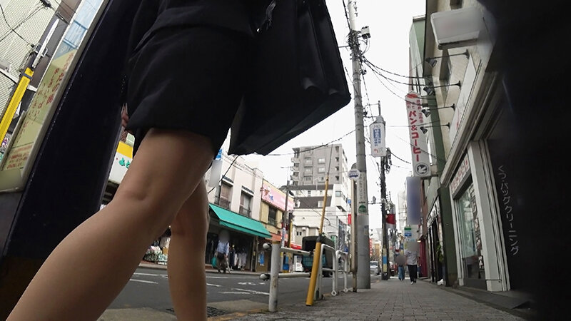 物流系OLのH.Nちゃんが登場！パンチラと中出し、鬼畜プレイ満載のスーツ女子ストーキング記録 - 画像3